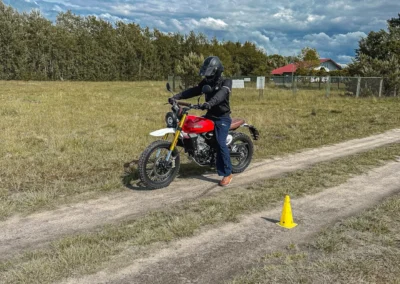 Motocyklistka