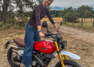 Motocyklistka