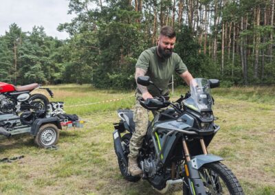 motocykliści podczas szkolenia adv