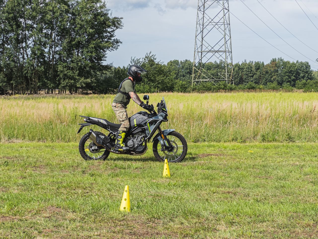 motocykliści podczas szkolenia adv