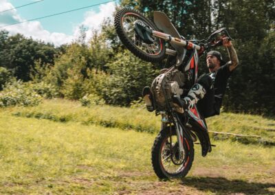 motocykliści podczas szkolenia adv