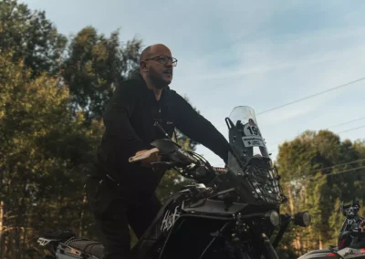 Szkolenie motocyklowe na polu