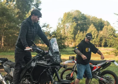 Szkolenie motocyklowe na polu