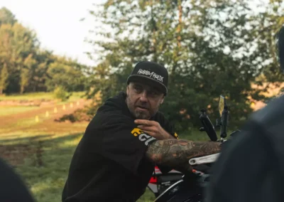 Szkolenie motocyklowe na polu