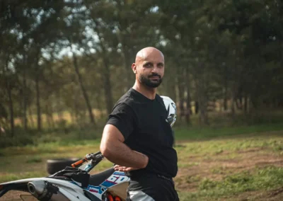 szkolenie motocyklowe na polu