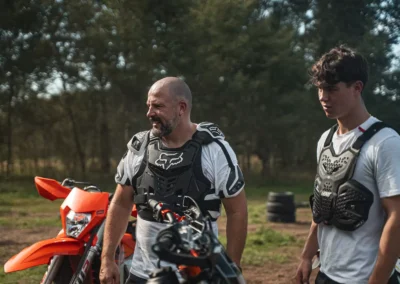 Szkolenie motocyklowe na polu